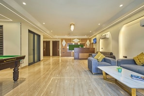 Lobby - Hotel Golden Place 325E (Gurugram)