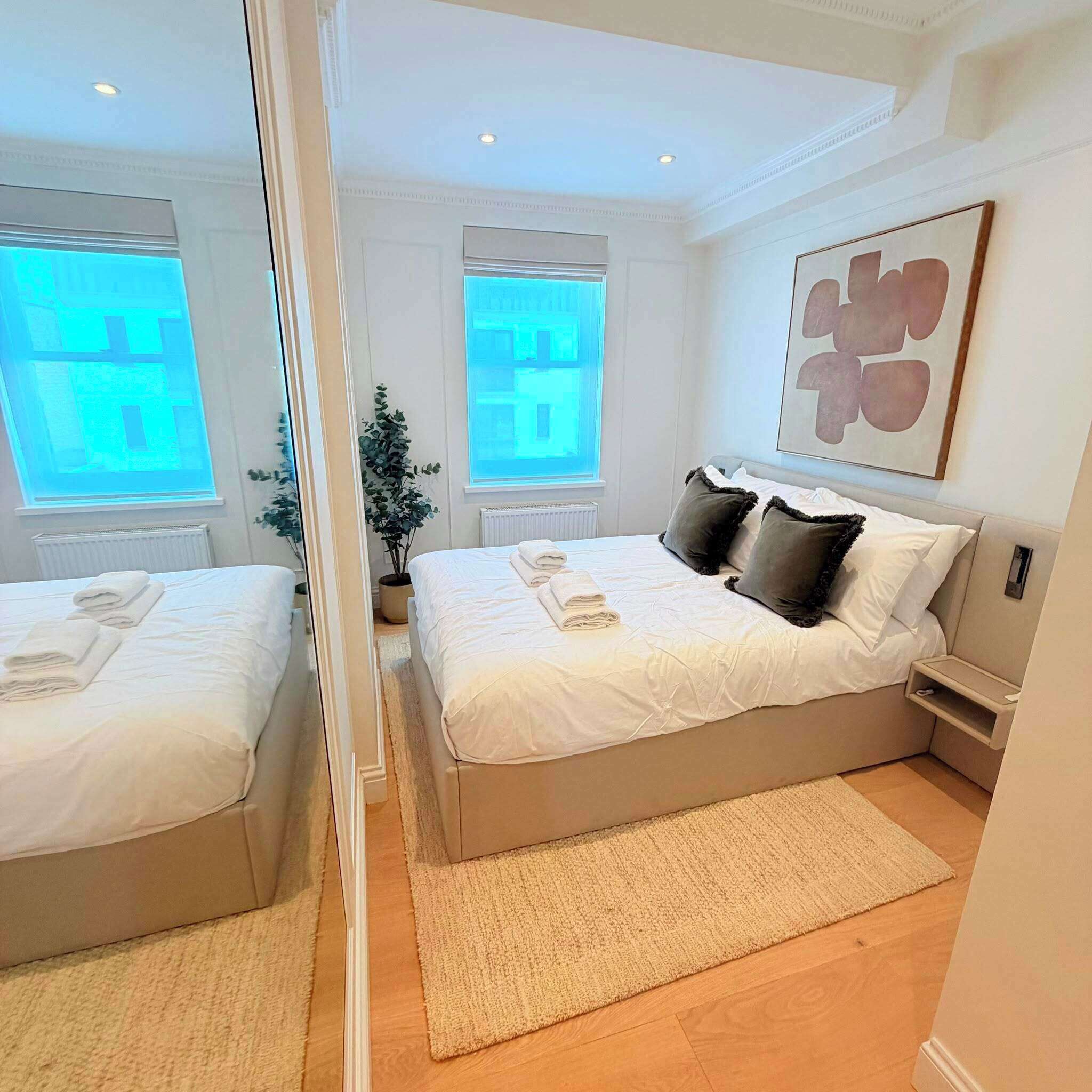 2 bedrooms, iron/ironing board, Internet, bed sheets