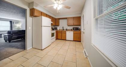 3 Mi to Mill Creek Parks - Pet Friendly!