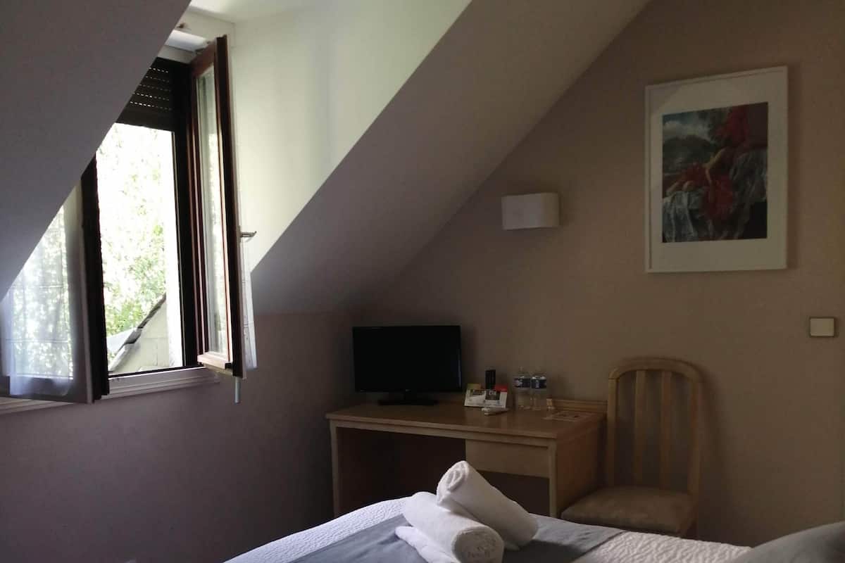 Twin Room | Free WiFi