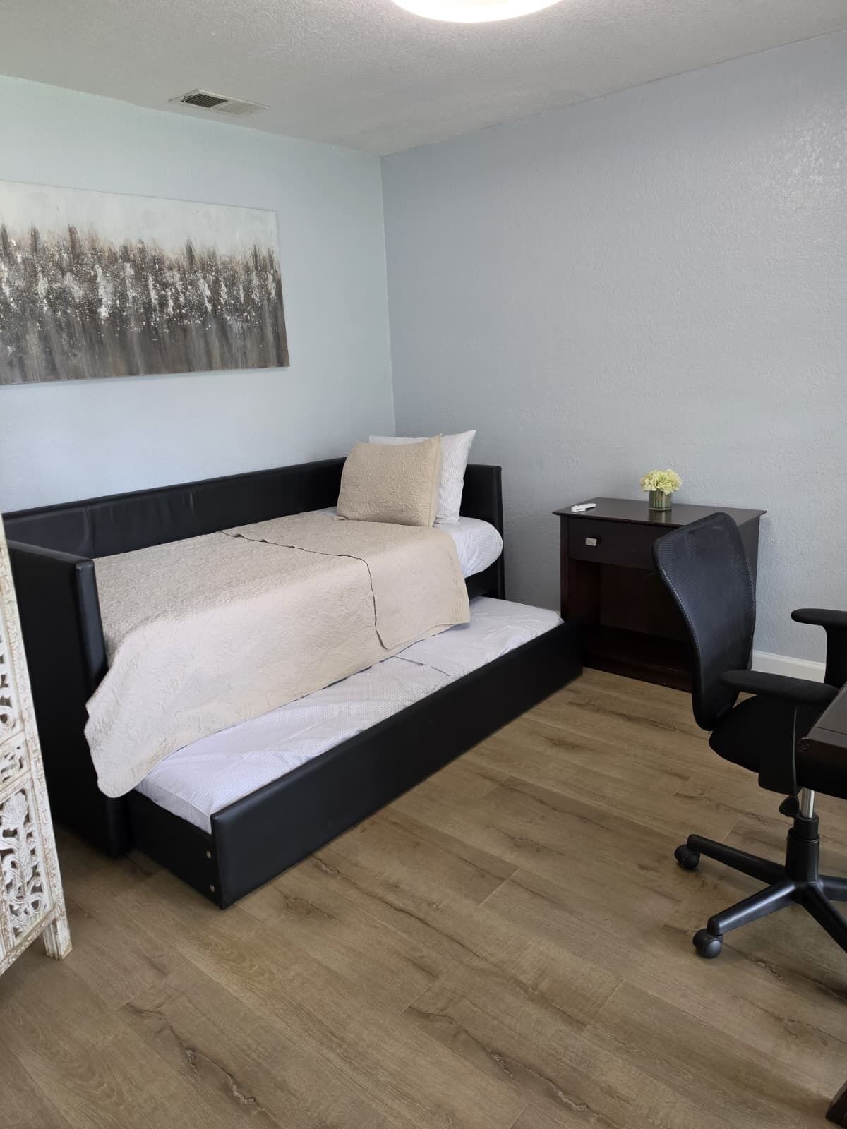 3 bedrooms, desk, free WiFi, bed sheets