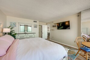 Room - Majestic Gulf Views Condo w/ Balcony (Clearwater)