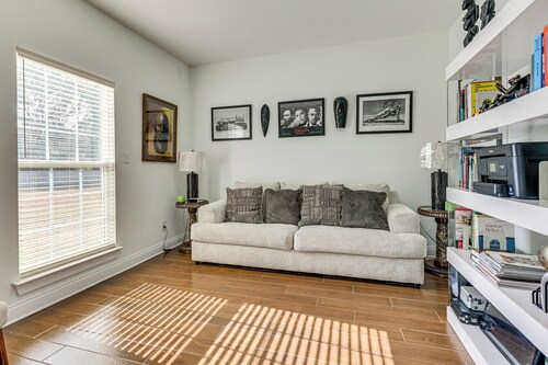 Screened-In Patio & Trampoline: Creola Getaway!