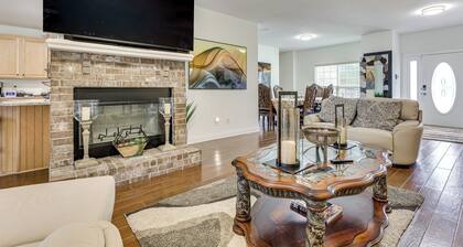 Screened-In Patio & Trampoline: Creola Getaway!