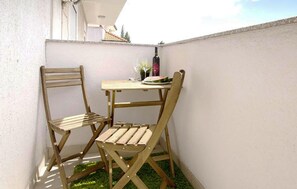 Outdoor dining - Stunning apartment in Biograd with WiFi (Biograd)