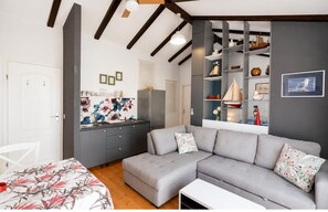 TV - Lovely apartment in Kozino (Kozino)