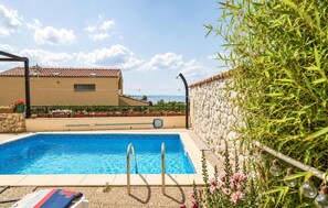 Pool - Lovely apartment in Kozino (Kozino)