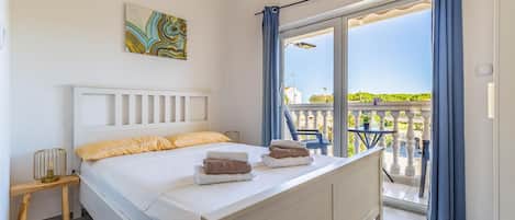 Iron/ironing board, travel crib, WiFi (free)