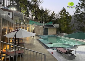 2 indoor pools - Pacific Inn Prakrti the nature Lansdowne (Lansdowne)