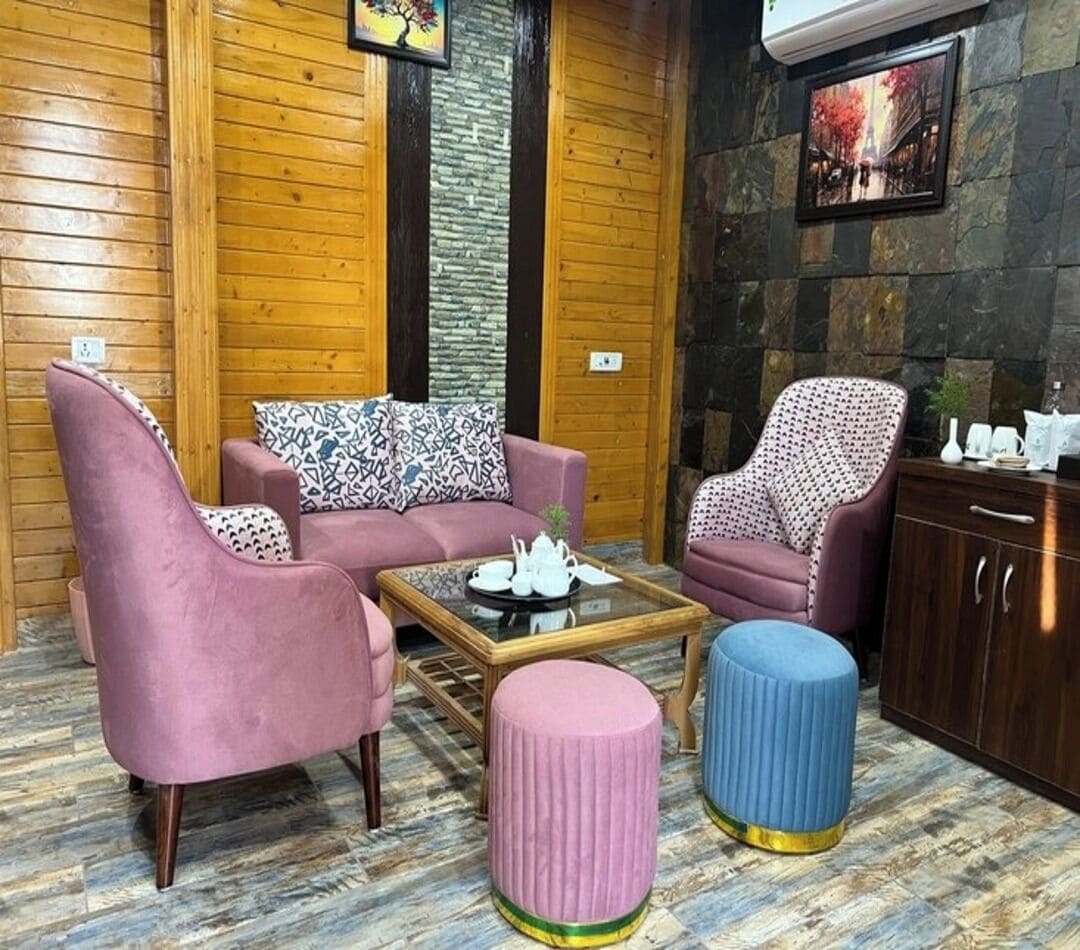 Superior Cottage, Balcony, Mountain View | Living area