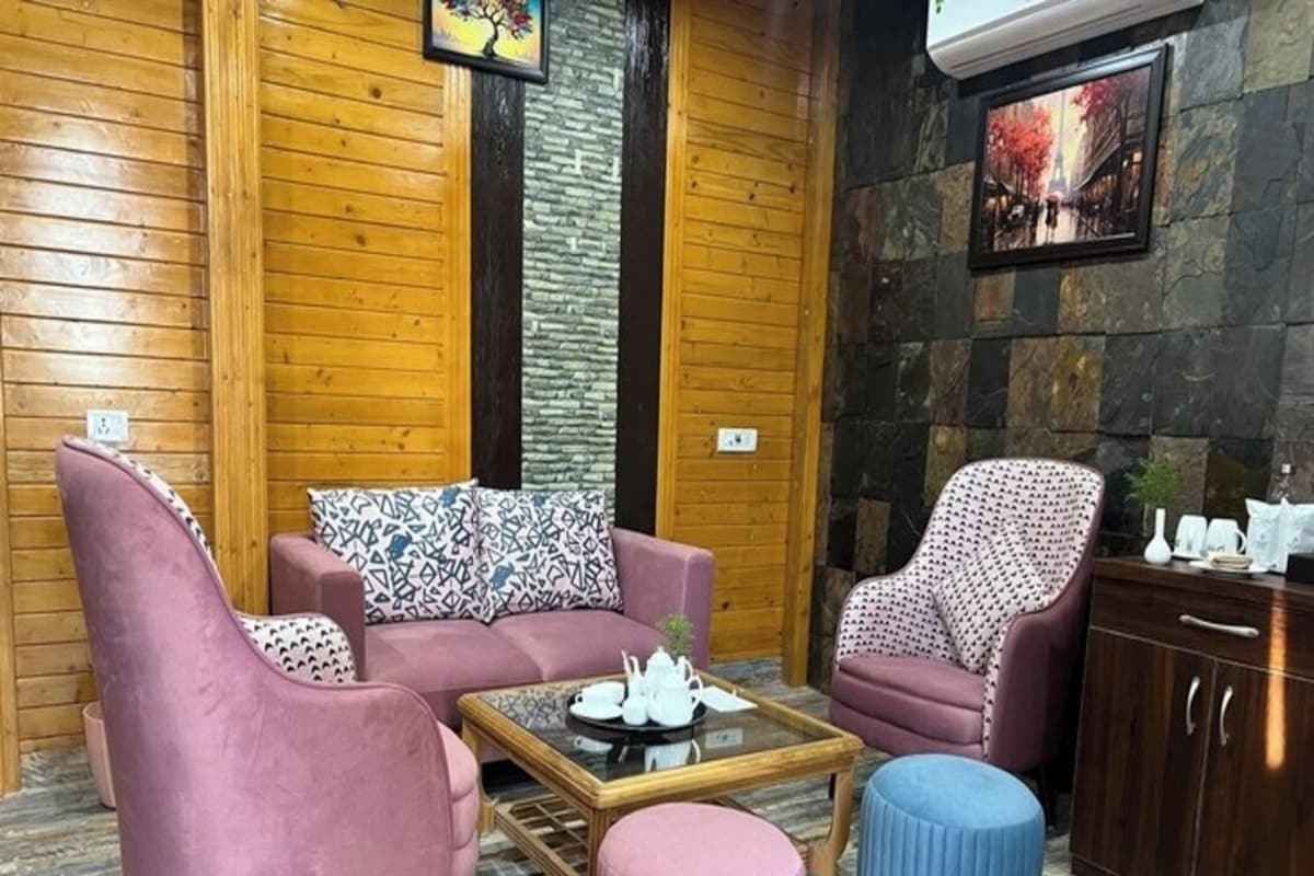 Superior Cottage, Balcony, Mountain View | Living area