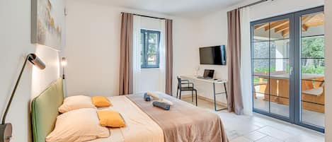 4 bedrooms, WiFi (free)