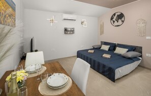 Unclassified image, 2 of 24, button - Cozy home in Umag with WiFi (Umag)
