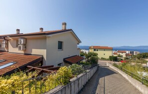 Property grounds - Gorgeous apartment in Kostrena with WiFi (Kostrena)
