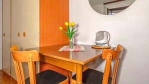 Dining - Beautiful apartment in Crikvenica with WiFi (Crikvenica)