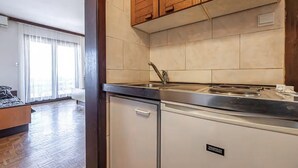 Interior - Beautiful apartment in Crikvenica with WiFi (Crikvenica)