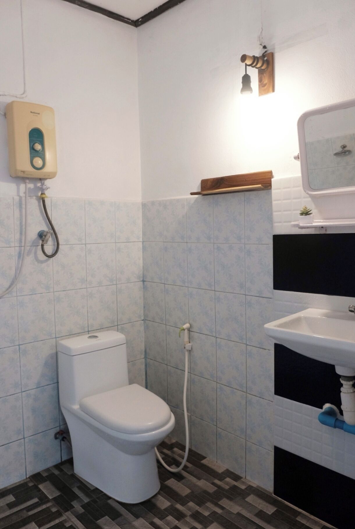 Dusj, hårføner, bidé og håndklær