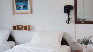 9 camere, accesso a Internet, lenzuola