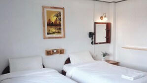 9 camere, accesso a Internet, lenzuola