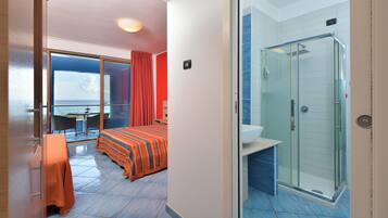 In-room safe, desk, travel cot, free WiFi