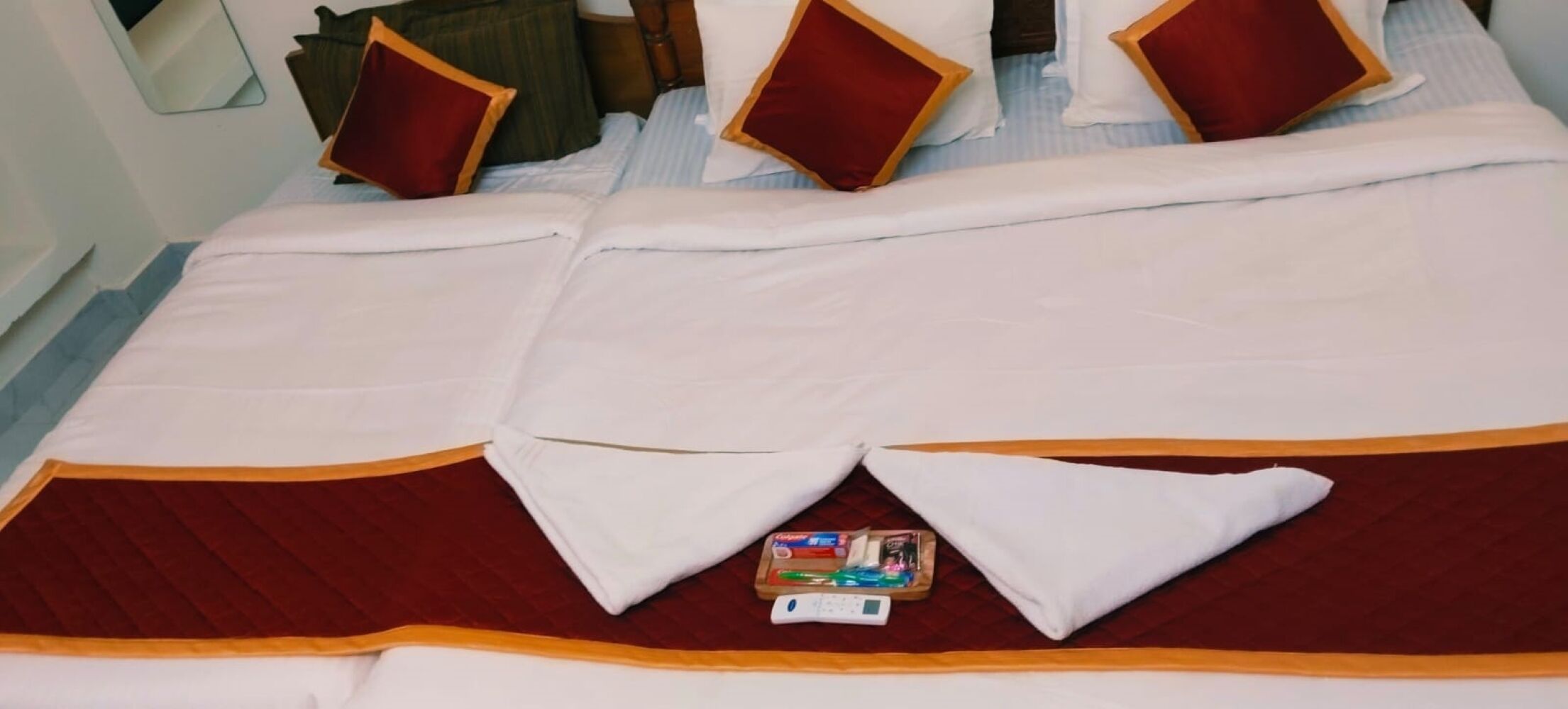 Laptop workspace, WiFi (free), bed sheets