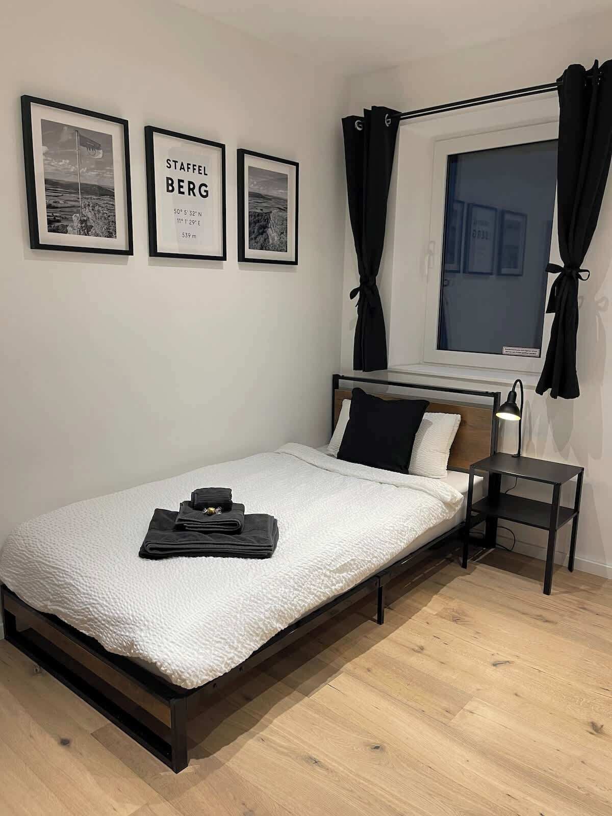 4 bedrooms, WiFi, bed sheets