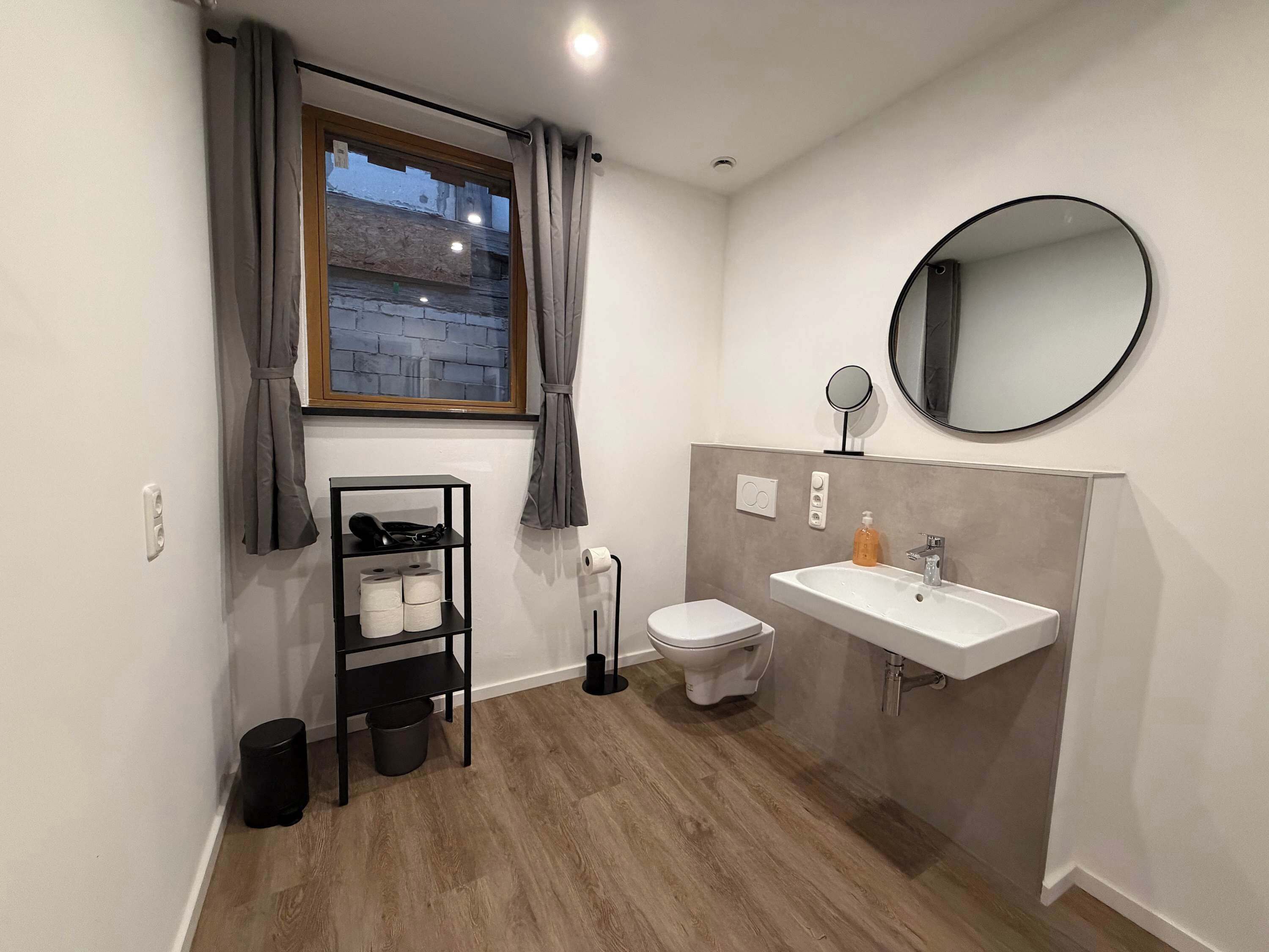 Shower, hair dryer, towels, shampoo
