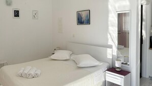Travel cot, free WiFi - Gorgeous apartment in Podgora with house sea view (Podgora)