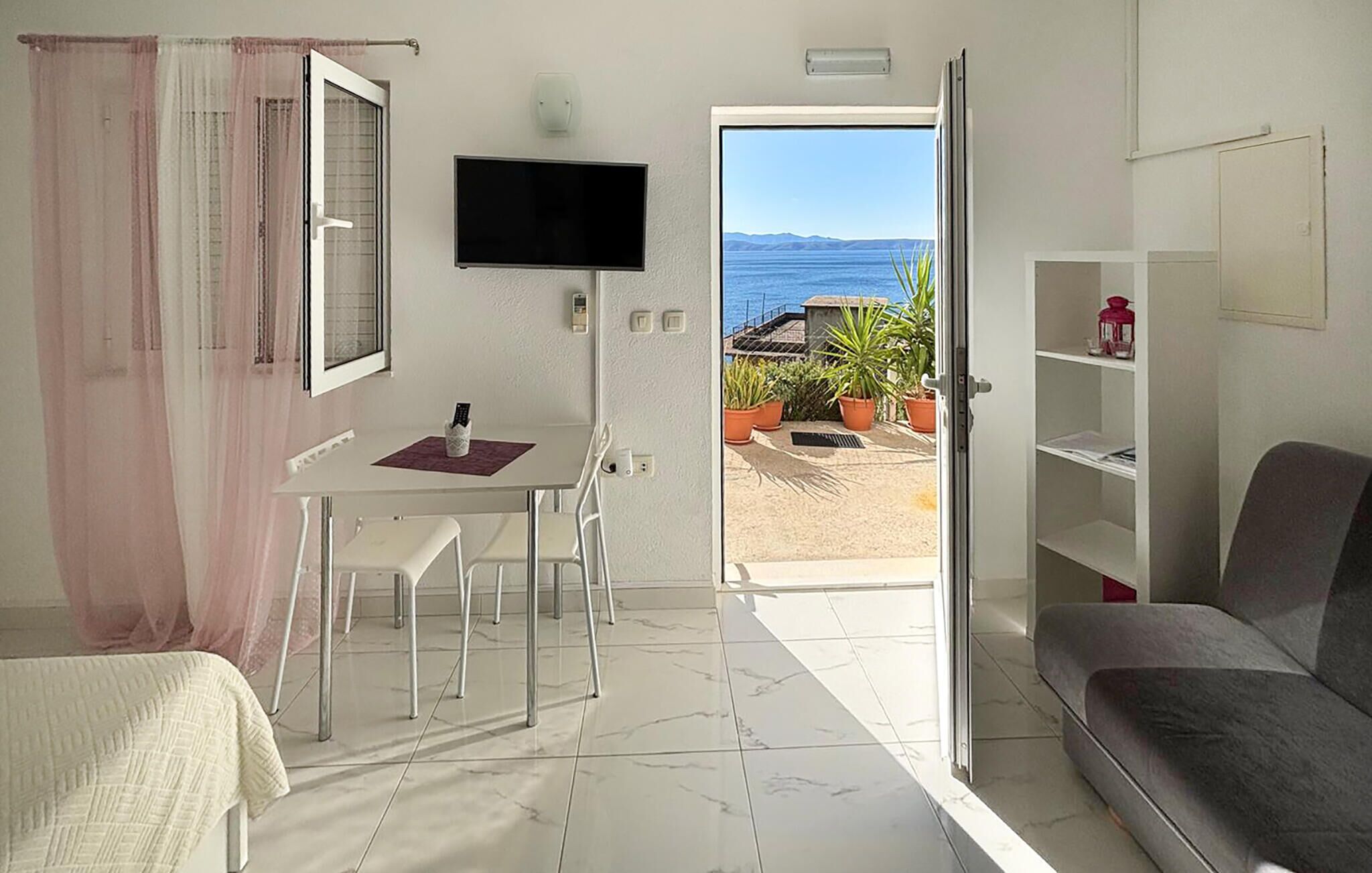 Travel crib, WiFi (free)