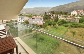 Property grounds - Cozy apartment in Podstrana with WiFi (Podstrana)