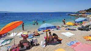 Beach nearby - Stunning apartment in Podgora with WiFi (Podgora)