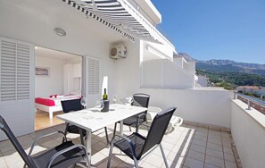 Outdoor - Cozy apartment in Tucepi with house sea view (Tucepi)