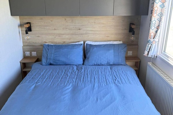 3 bedrooms, WiFi (free), bed sheets