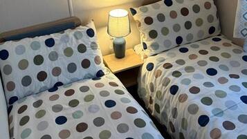 3 bilik tidur, Wi-fi percuma, cadar katil
