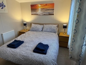 3 bedrooms, free WiFi, bed sheets - 2 x Cabin Retreat in Coldingham (Eyemouth)