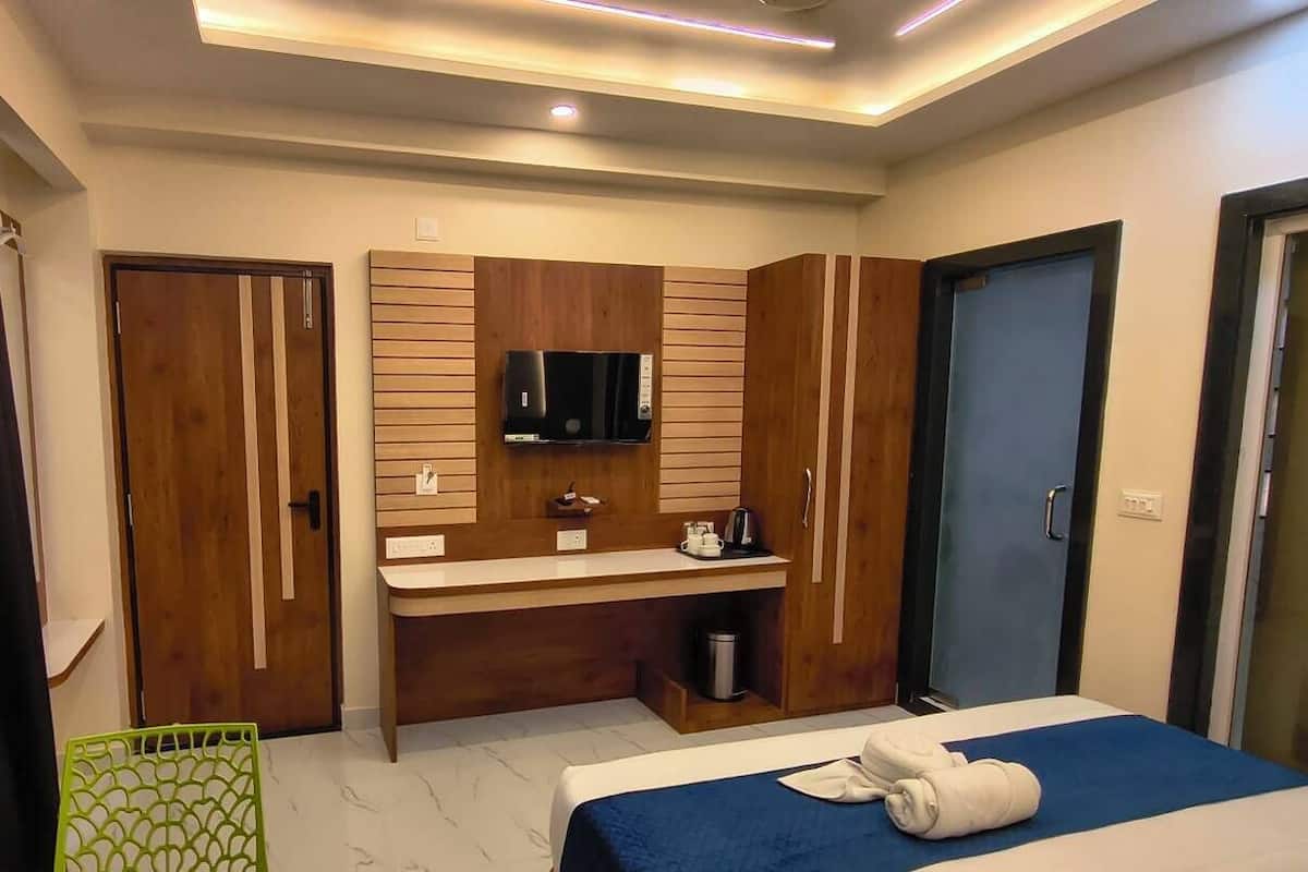 Deluxe Double Room, Lake View