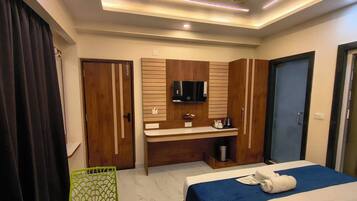 Habitación doble Deluxe, vista al lago | Escritorio, espacio para trabajar con laptop y wifi gratis