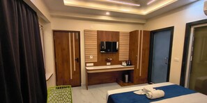 Habitación doble Deluxe, vista al lago | Escritorio, espacio para trabajar con laptop y wifi gratis 