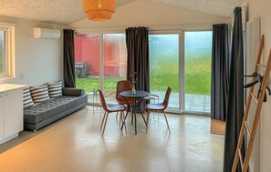 Living area - Beach front home in Samsø with house sea view (Samsø)
