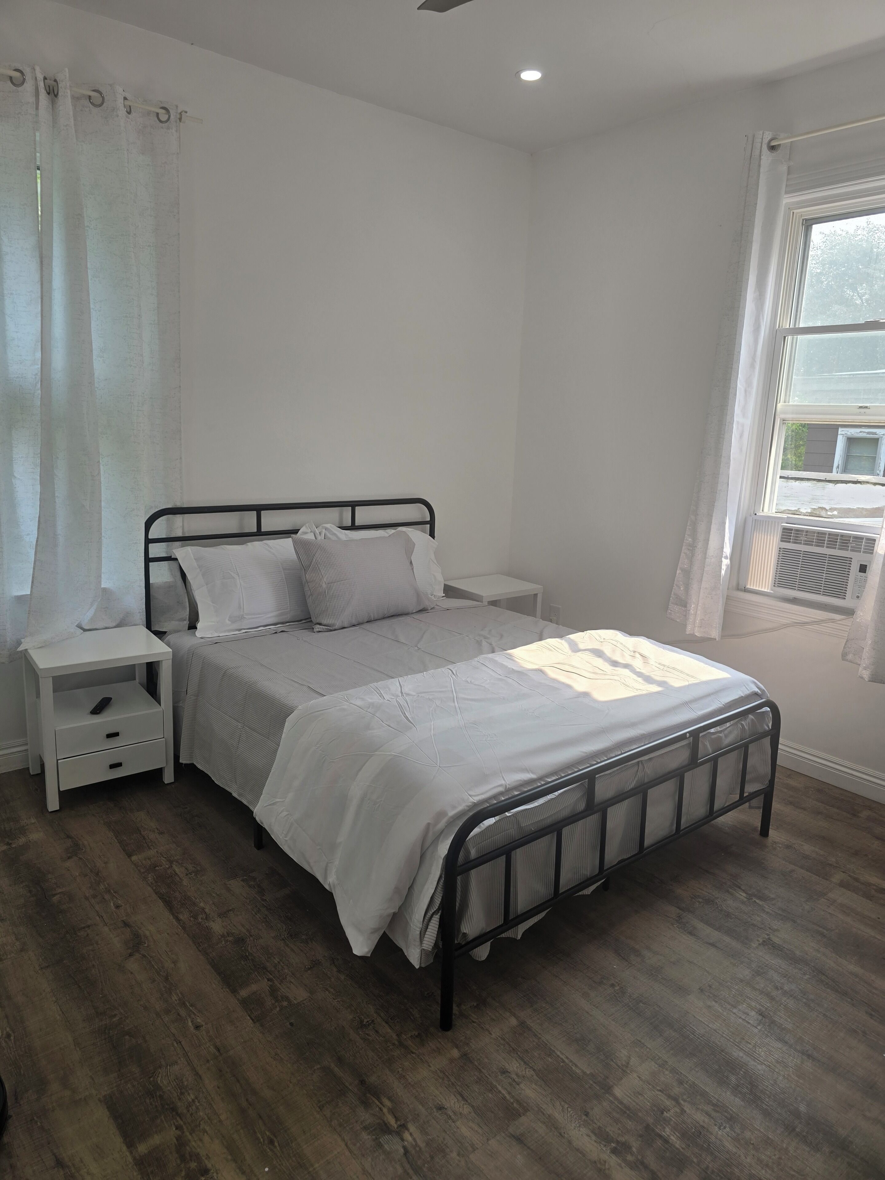 4 chambres, fer et planche à repasser, Wi-Fi gratuit, draps fournis