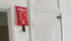 Ảnh chưa phân loại, 4 trong số 16 ảnh, nút