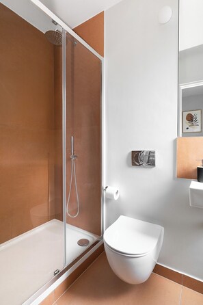Superior Apartment, 2 Bedrooms | Bathroom - Jitaku by Residence Apartments (London)
