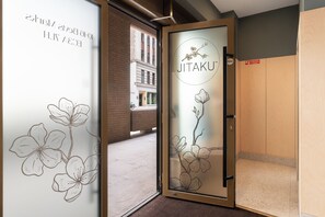 Lobby - Jitaku by Residence Apartments (London)