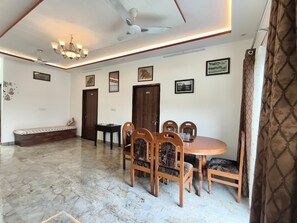 Luxury Villa, Hill View | Dining