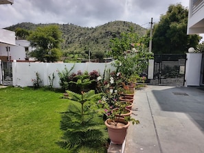 Classic Villa, Hill View | Property grounds - Rayta Aravalli View Villa (Udaipur)