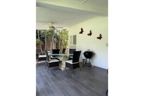 Outdoor dining - Vrbo Property (Morelos)