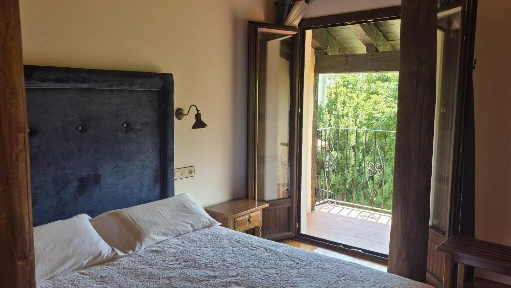 Double or Twin Room | WiFi (free)