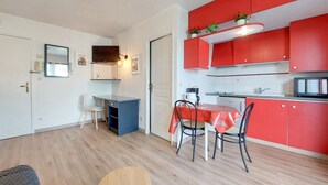 Interior - Studio piscine proche plage (La Rochelle)