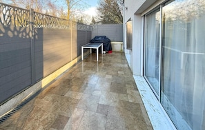 Terrace/patio - Beautiful home in Fondettes with WiFi (Fondettes)