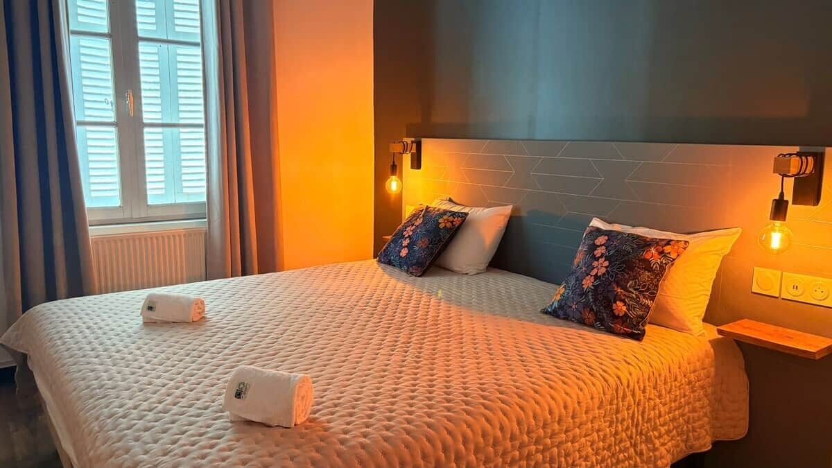 2 室のベッドルーム、WiFi